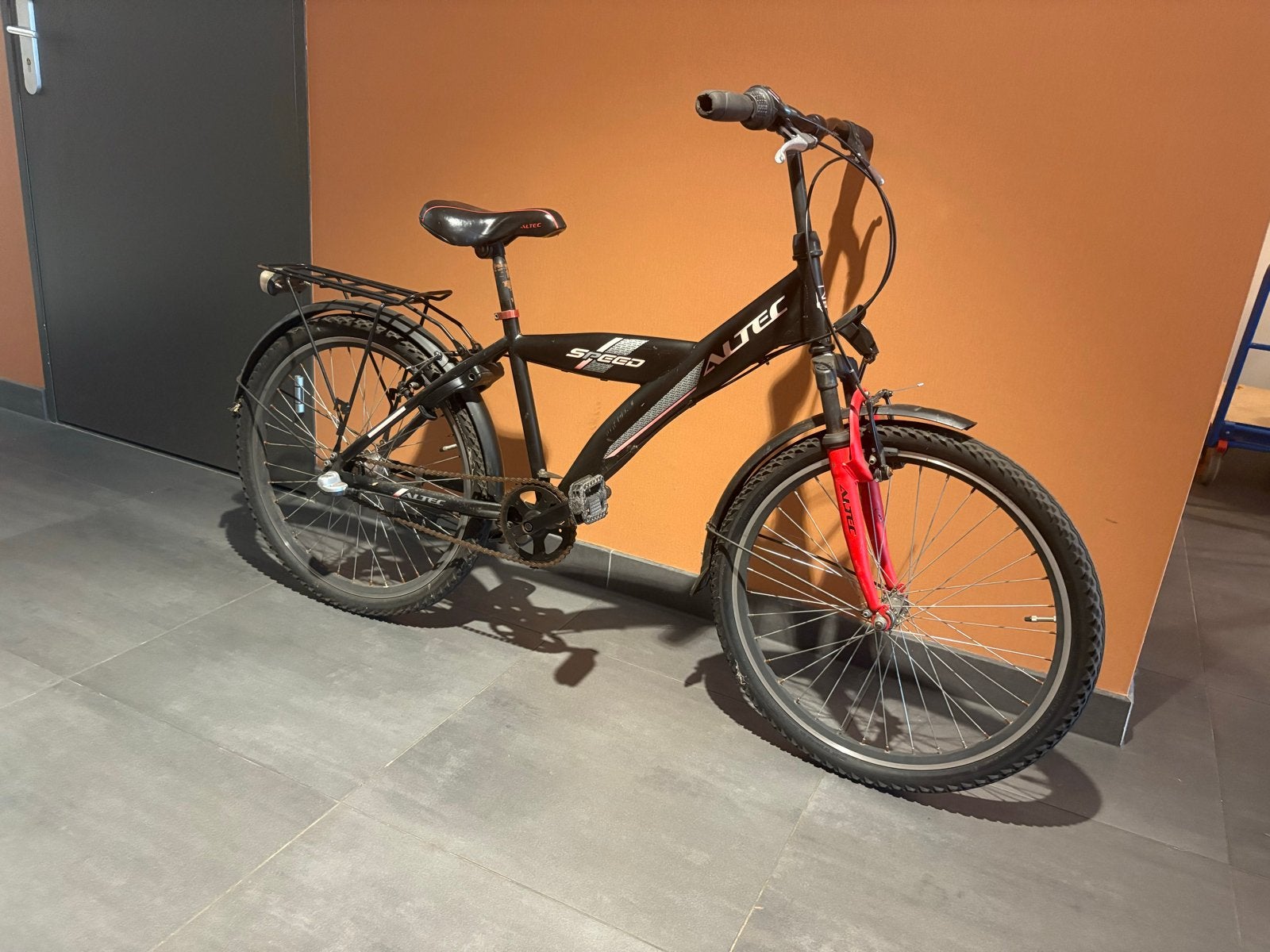 Altec kinderfiets 24 inch, Ophalen of Verzenden, Gebruikt, Velgrem, 20 inch of meer