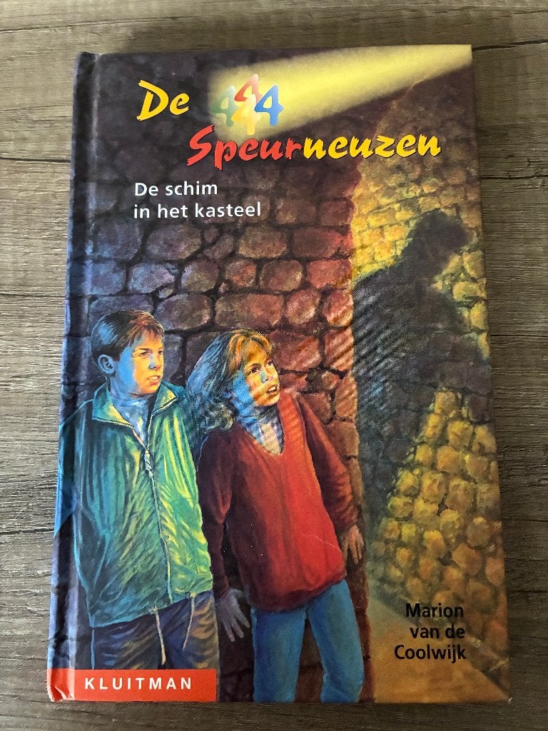 Marion van de Coolwijk - De 4 speurneuzen, Boeken, Ophalen of Verzenden, Gelezen, Marion van de Coolwijk, Fictie algemeen