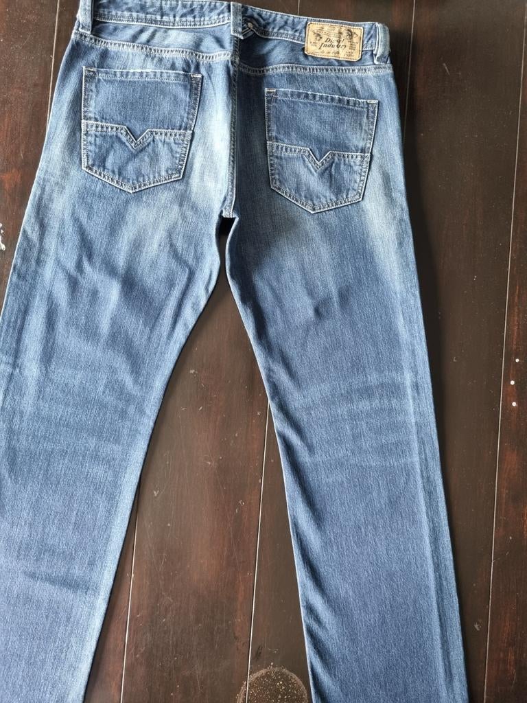 NIEUWE DIESEL LARKEE REGULAR STRAIGHT JEANS SIZE 34/32!!!, Diesel, Blauw, Nieuw, Ophalen of Verzenden