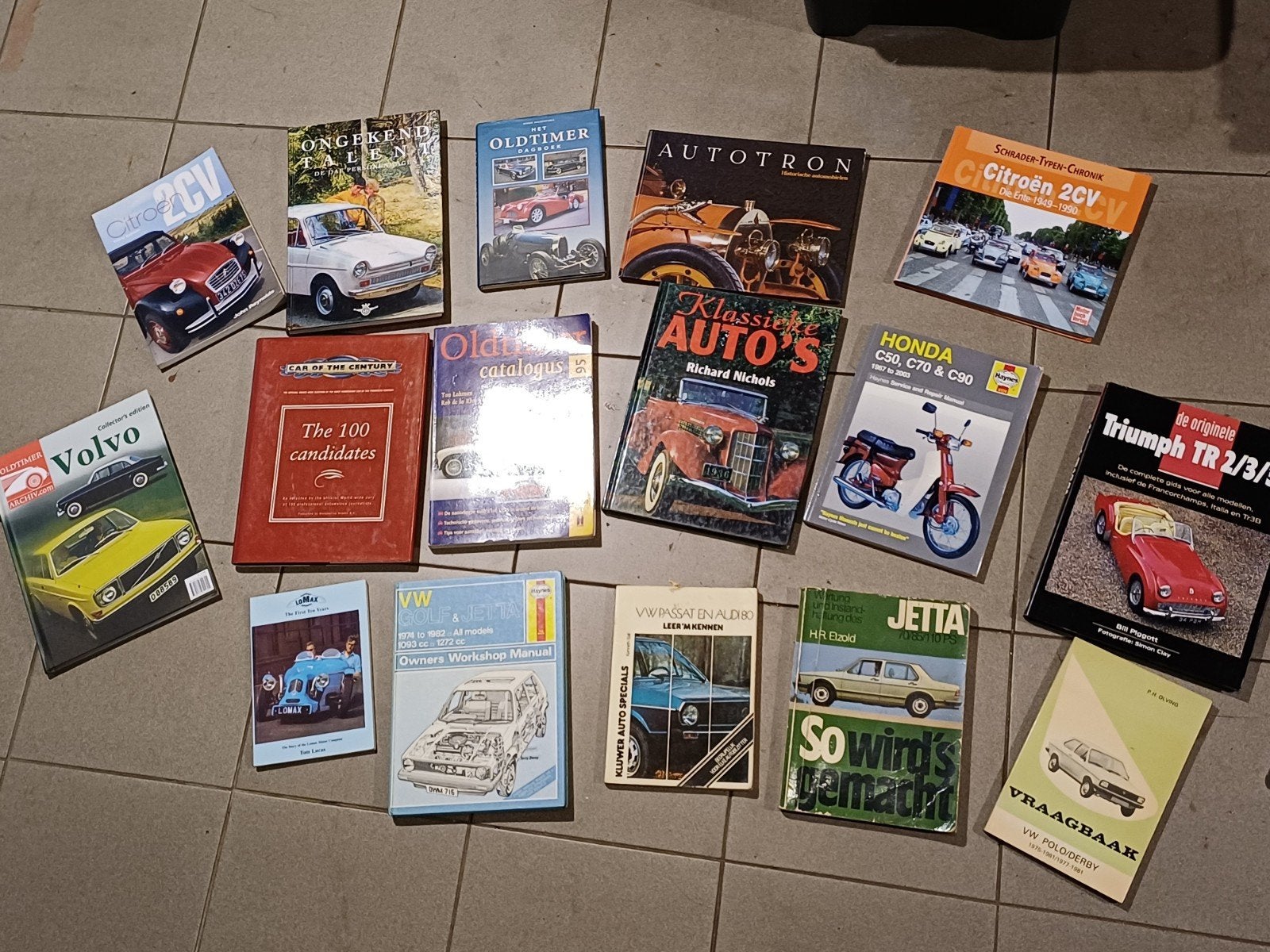 Diverse Oldtimer Boeken: Triumph, Citroën, VW, Audi, Volvo, Ophalen of Verzenden, Gelezen
