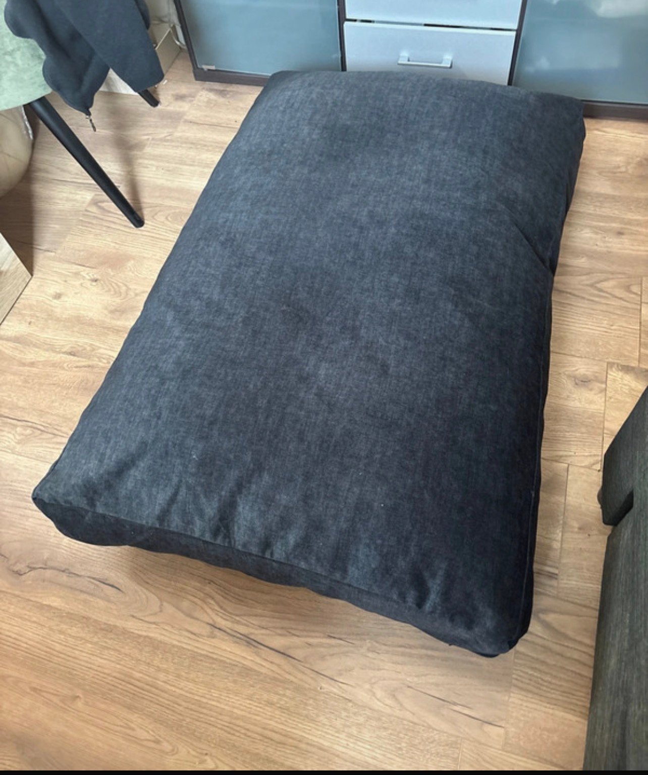Designed by Lotte Unnay Hondenkussen XL 120 x 80 cm, Ophalen, Zo goed als nieuw