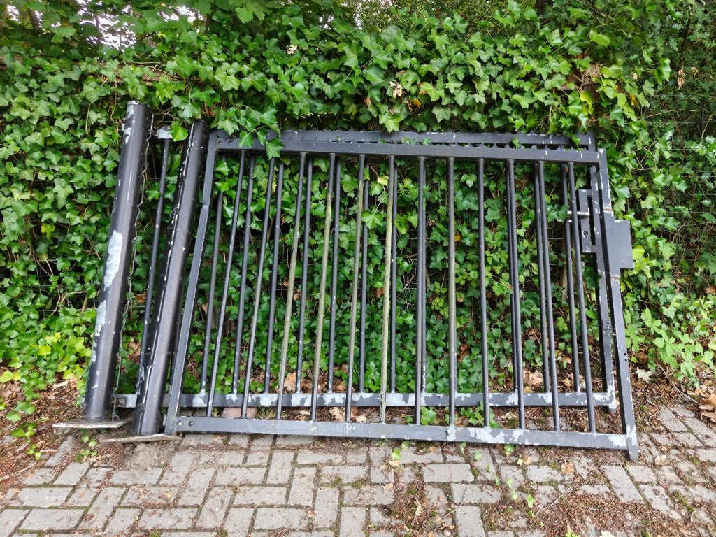 Verzinkt stalen hek of toegangspoort, Ophalen, Gebruikt, Staal, 100 tot 150 cm