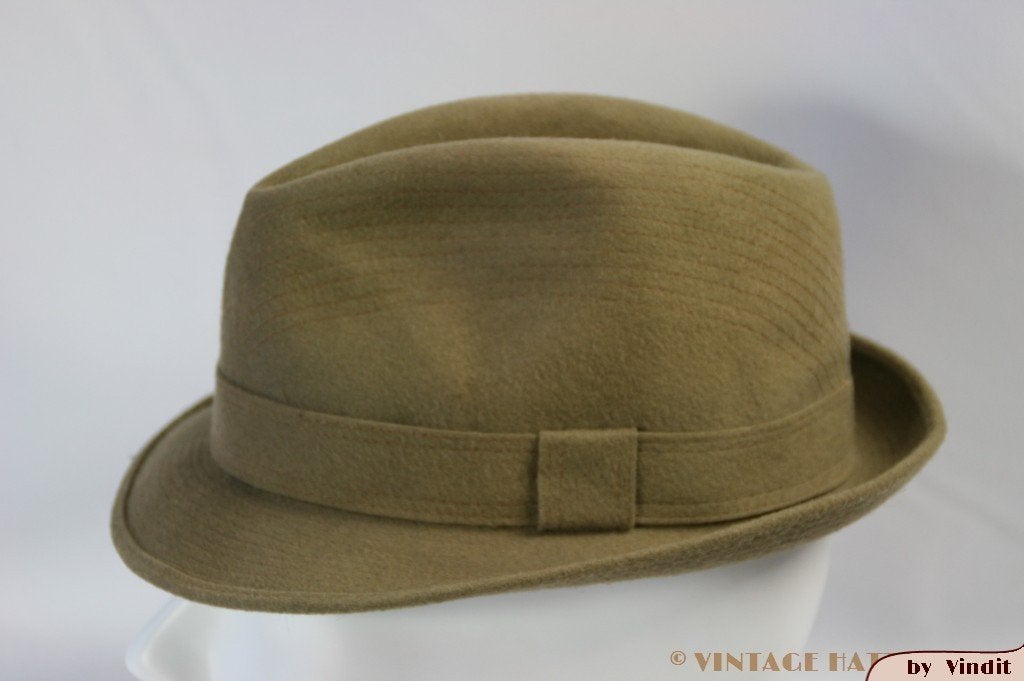 Vintage Gleufhoed Rival kaki 58 incl. gratis verzenden in NL, Hoed, Ophalen of Verzenden, Rival, 58 of 59 cm (L, 7¼ of ⅜ inch)
