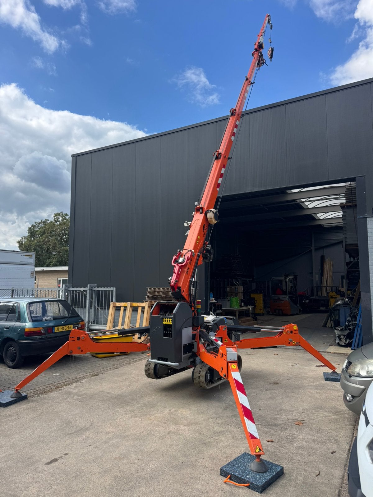 Minihijskraan / compactkraan Jekko met machinist te huur