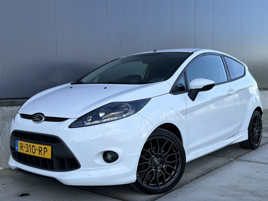 Ford Fiesta 1.25 82PK / RS Edit / Kuipstoelen / Apple CarPla, Auto's, Voorwielaandrijving, 4 cilinders, 82 pk, Wit