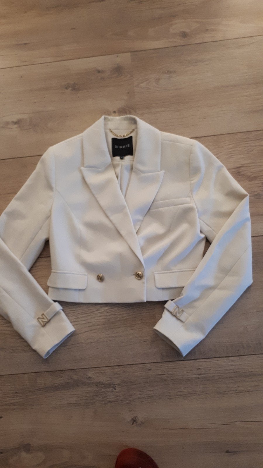 Nikkie cropped blazer maat 36, Kleding | Dames, Beige, Ophalen of Verzenden, Zo goed als nieuw, Nikkie