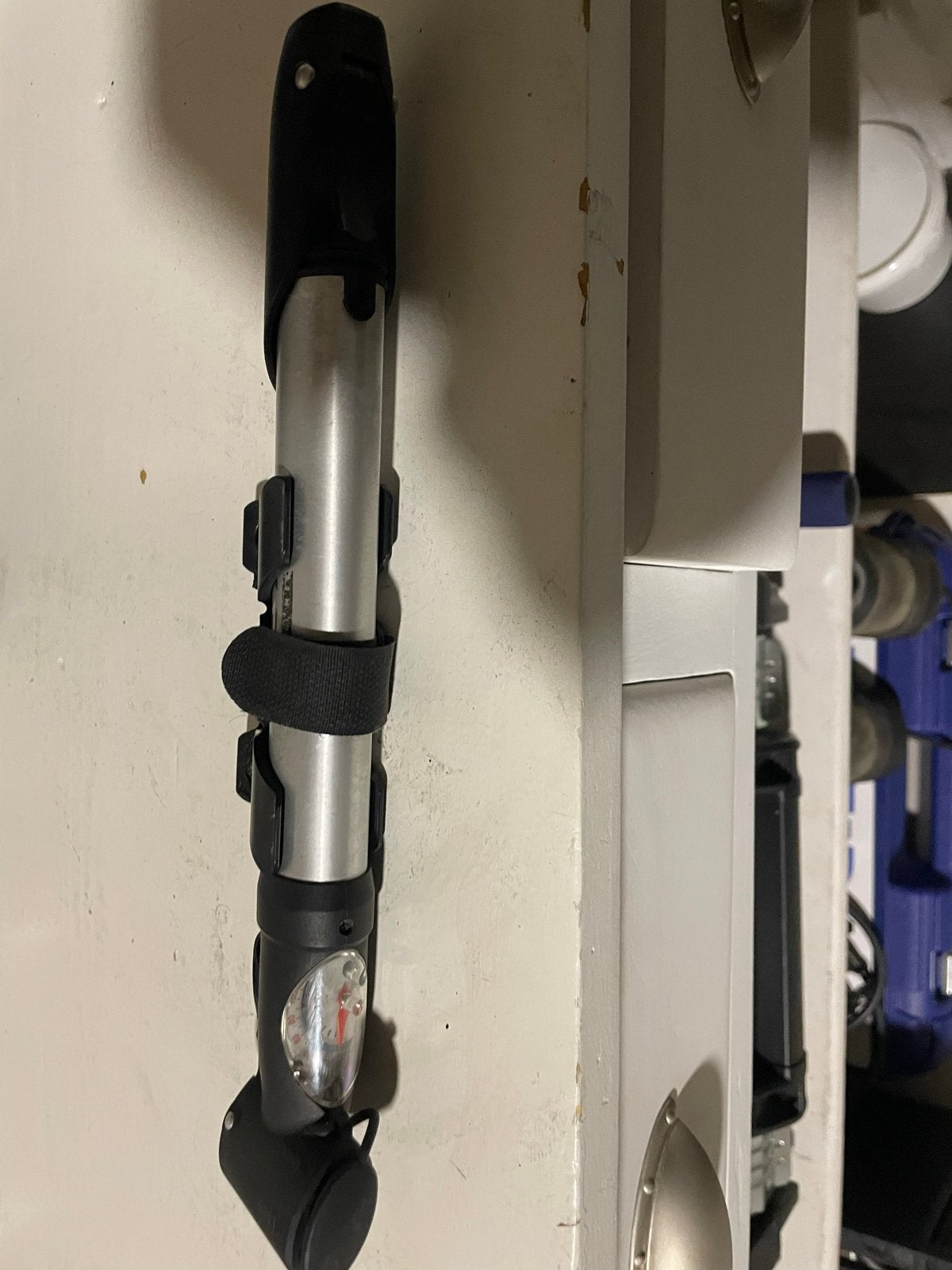 Fietspomp met drukmeter - Handig en compact, Fietsen en Brommers, Ophalen, Drukmeter, Gebruikt