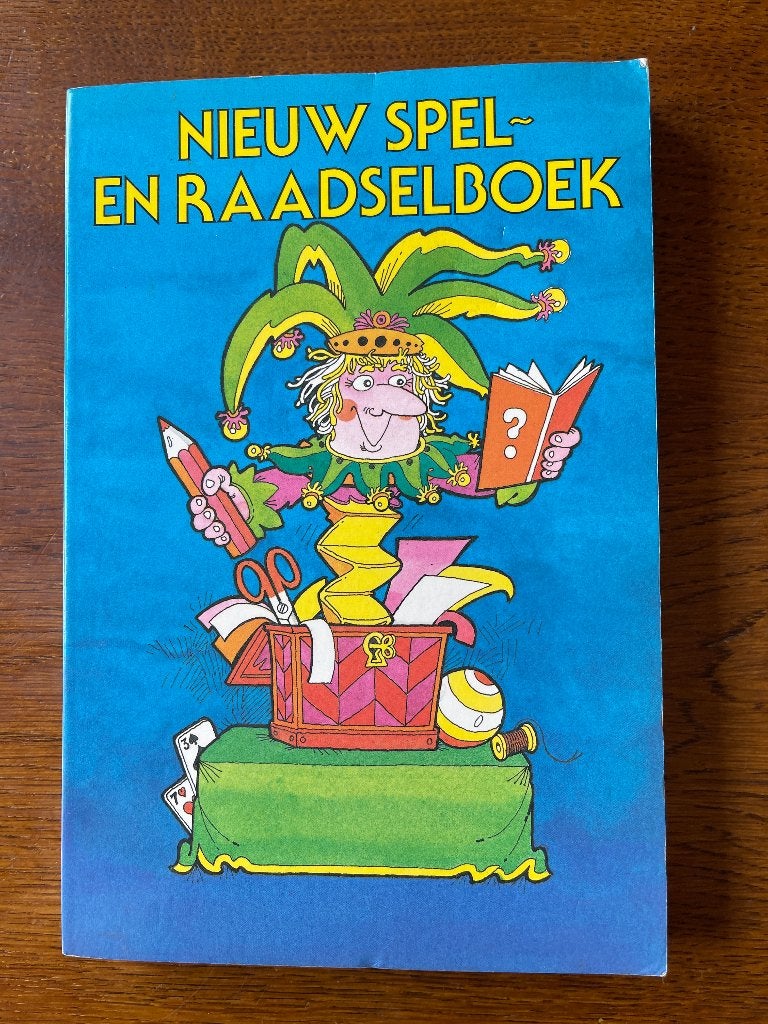 "Nieuw Spel- en Raadselboek"  Vroom & Dreesmann, Boeken, Ophalen of Verzenden, Zo goed als nieuw, Overige onderwerpen