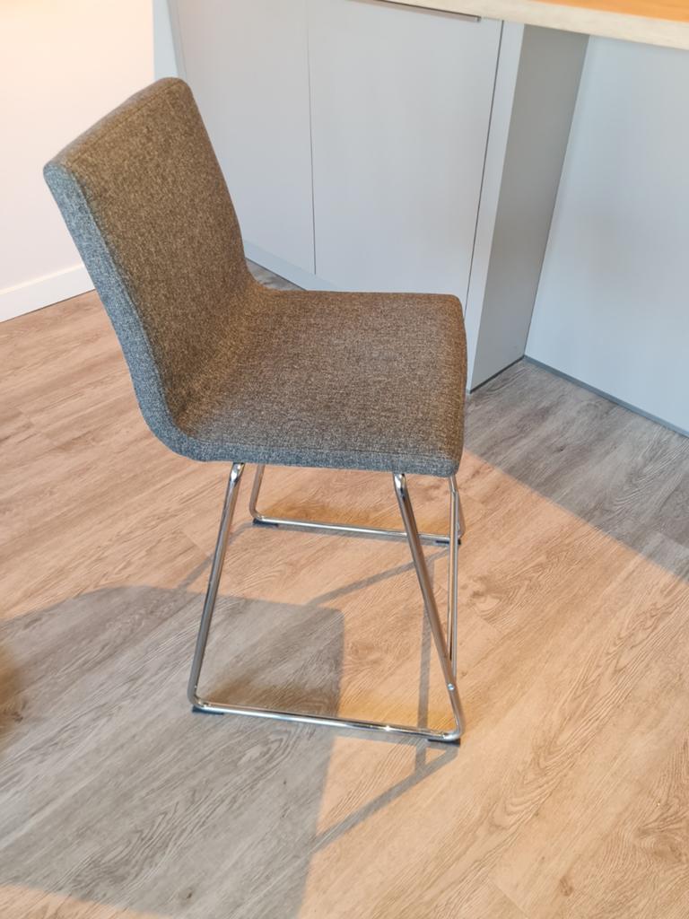 Lage barkruk Ikea Lillänäs, 63 cm, Huis en Inrichting, Barkrukken, 1 kruk, Ophalen, Zo goed als nieuw, 60 tot 90 cm