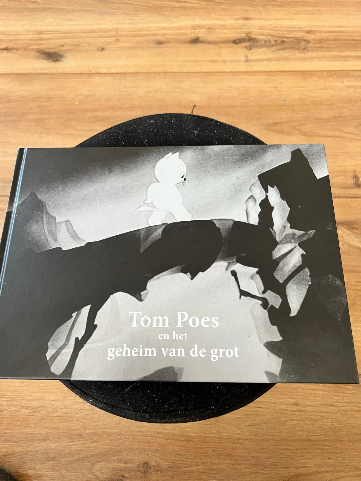 Tom Poes en het geheim van de grot - Marten Toonder, Eén stripboek, Ophalen of Verzenden, Zo goed als nieuw