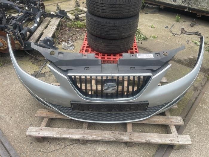 Voorbumper van een Seat Ibiza, Auto-onderdelen, Gebruikt, -, Verzenden, -