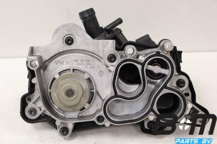 Waterpomp VW Golf 7 Variant 04E121042A, Gebruikt
