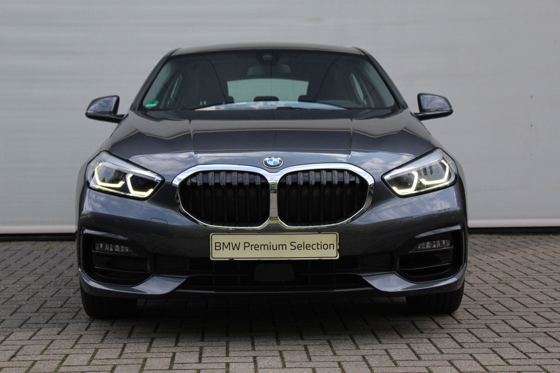BMW 1 Serie 118i Executive Sport Line Automaat / Sportstoele, Auto's, Gebruikt, Met garantie (alle), Bedrijf, Grijs