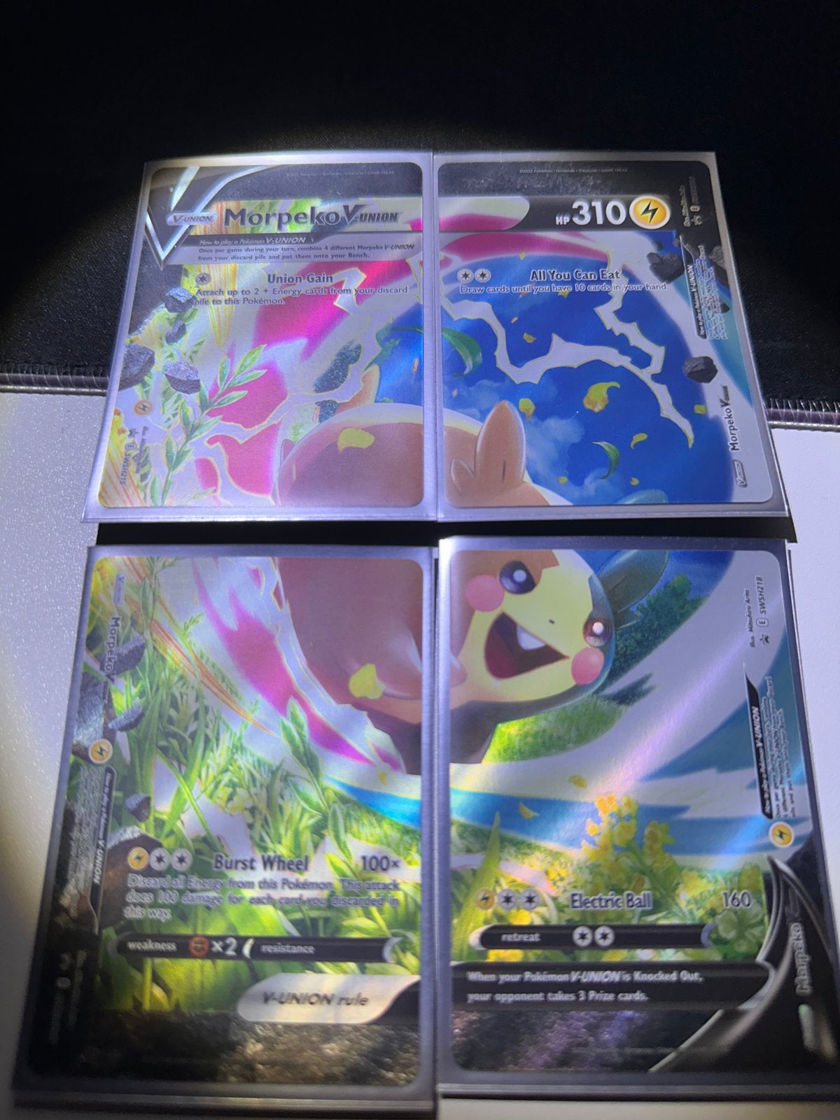 Morpeko v union, Hobby en Vrije tijd, Verzamelkaartspellen | Pokémon, Ophalen of Verzenden, Zo goed als nieuw