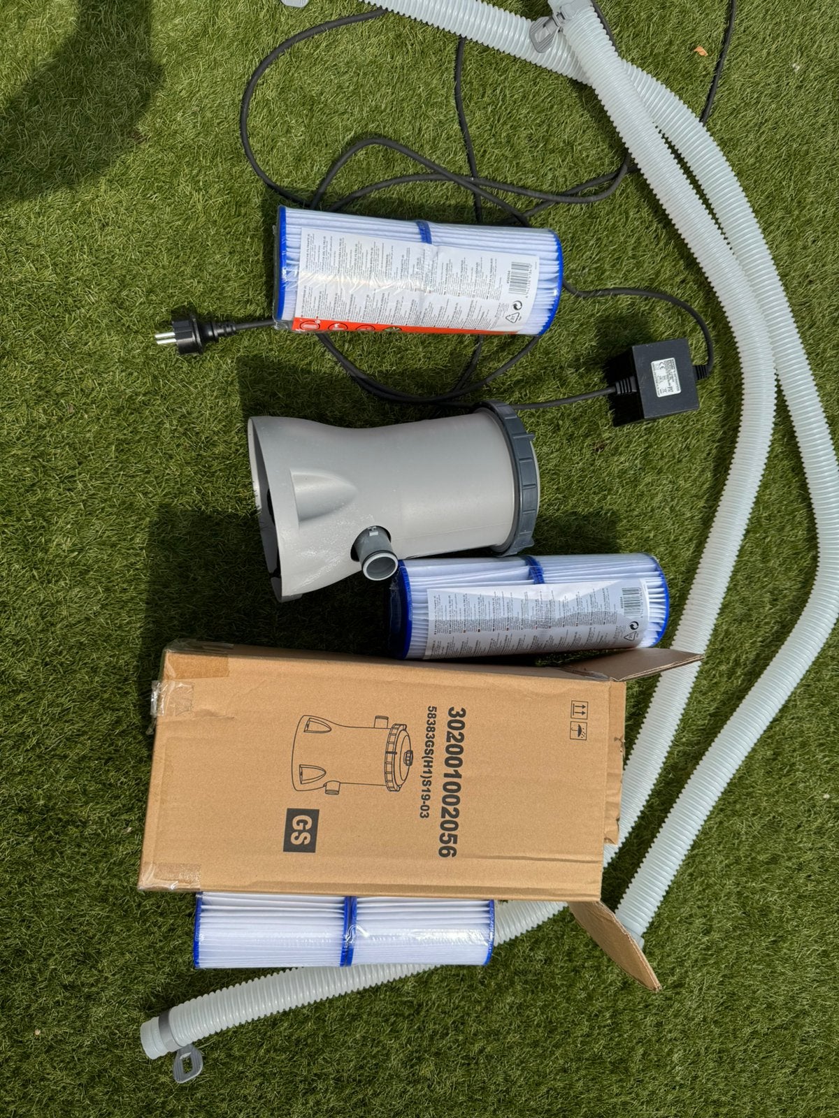 Bestway zwembad filter pomp met filters, 1 maand oud, Tuin en Terras, Ophalen of Verzenden, Zo goed als nieuw