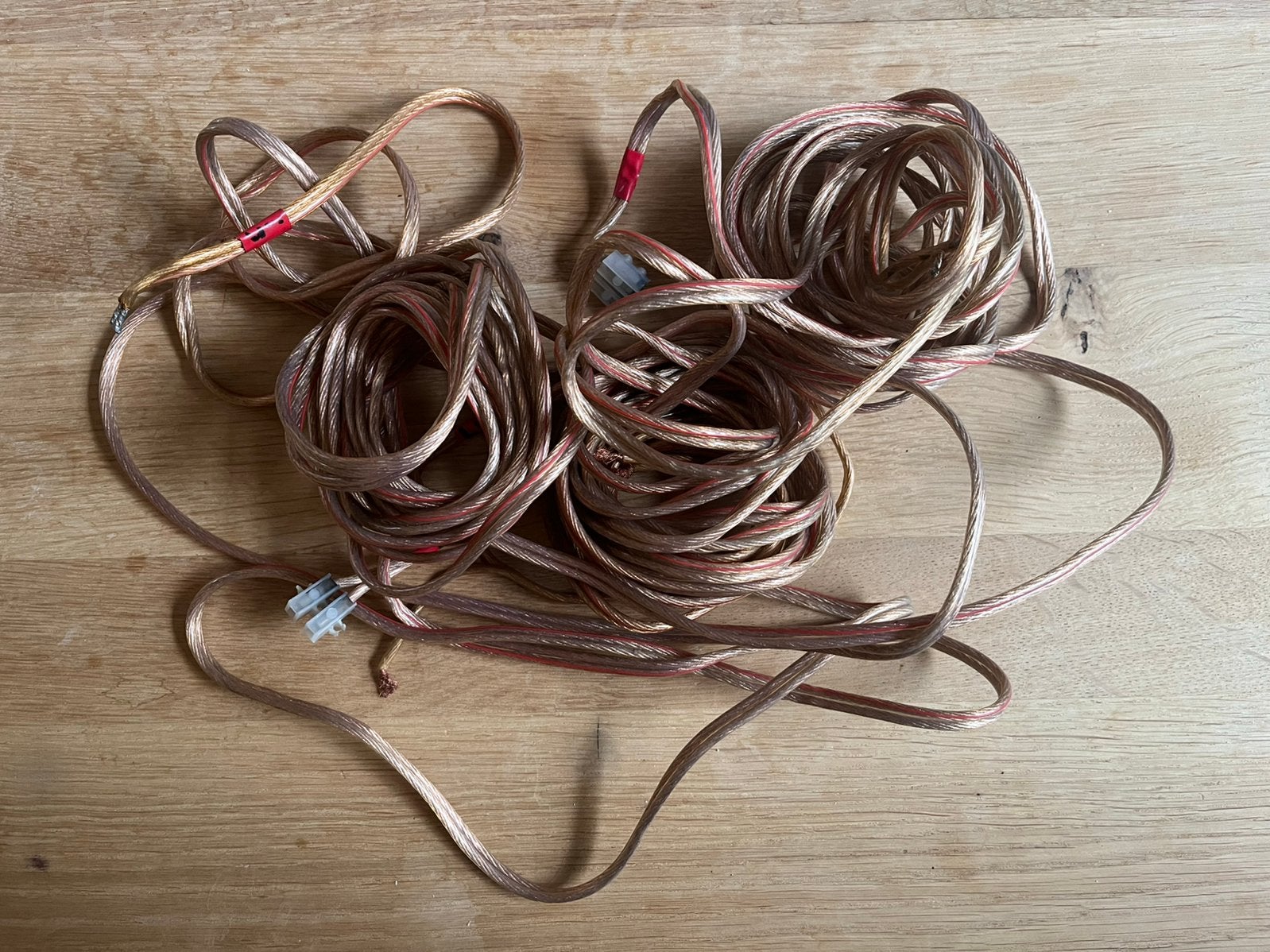 Luidsprekerkabels (~18 meter), Ophalen of Verzenden, Zo goed als nieuw, 2 tot 5 meter, Luidsprekerkabel