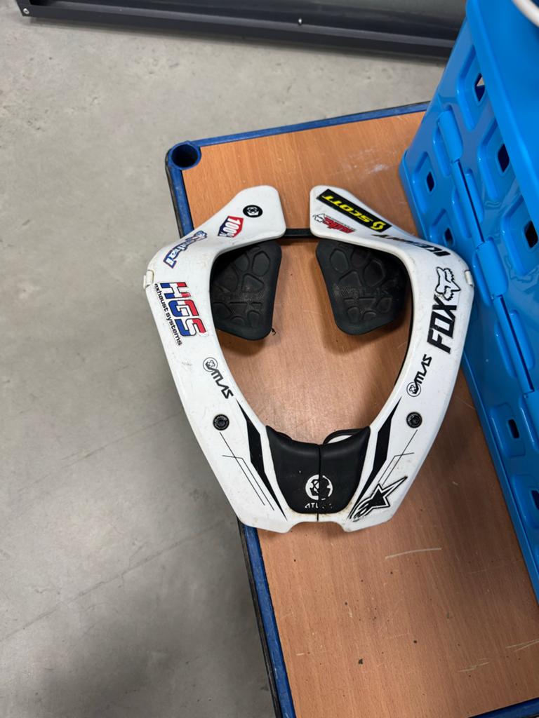 Atlas Brace nekbeschermer - Motorcross/Off-road, Motoren, Ophalen of Verzenden, Tweedehands, Heren, Overige typen
