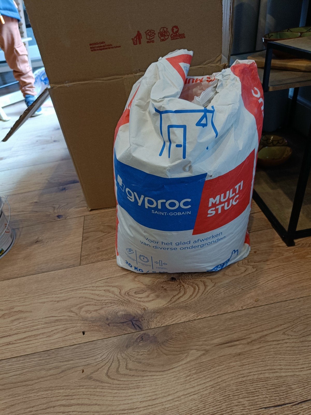 nog bijna volle zak stuc, Ophalen, Zo goed als nieuw