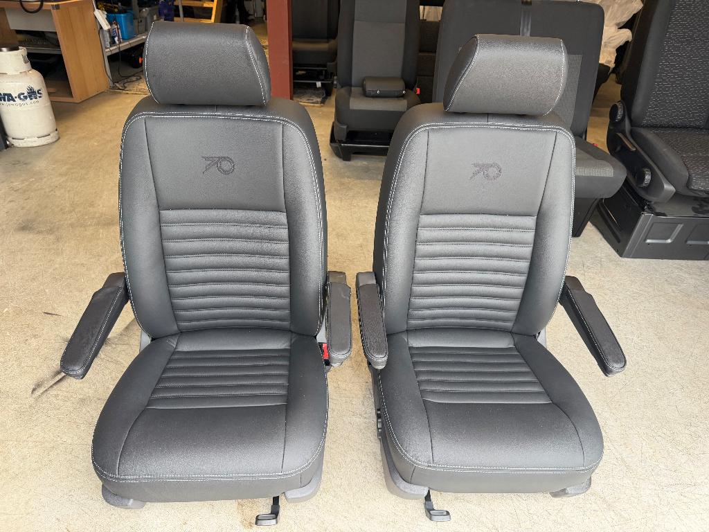 Twee voor stoelen met zwart leder voor Transporter T5 T6, Auto-onderdelen, Interieur en Bekleding, Ophalen, Nieuw, Volkswagen