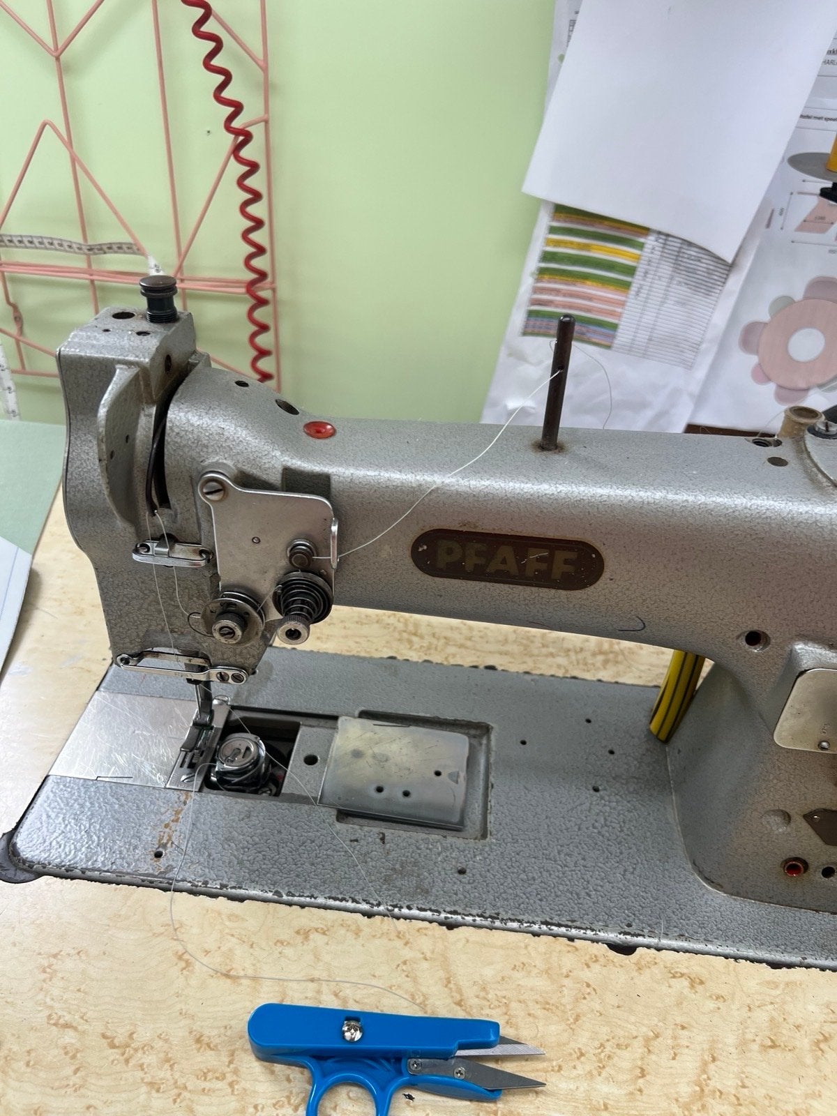 Industriële naaimachine Pfaff, Ophalen, Naaimachine, Industrieel, Gebruikt