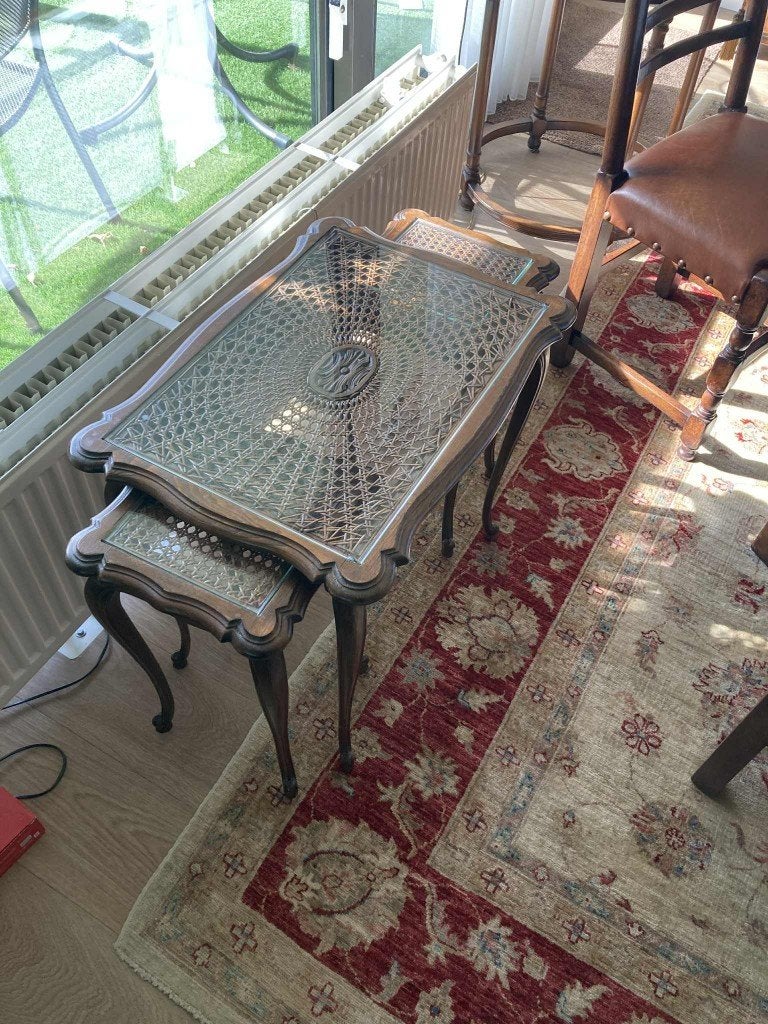 mimiset bijzettafeltjes, Ophalen