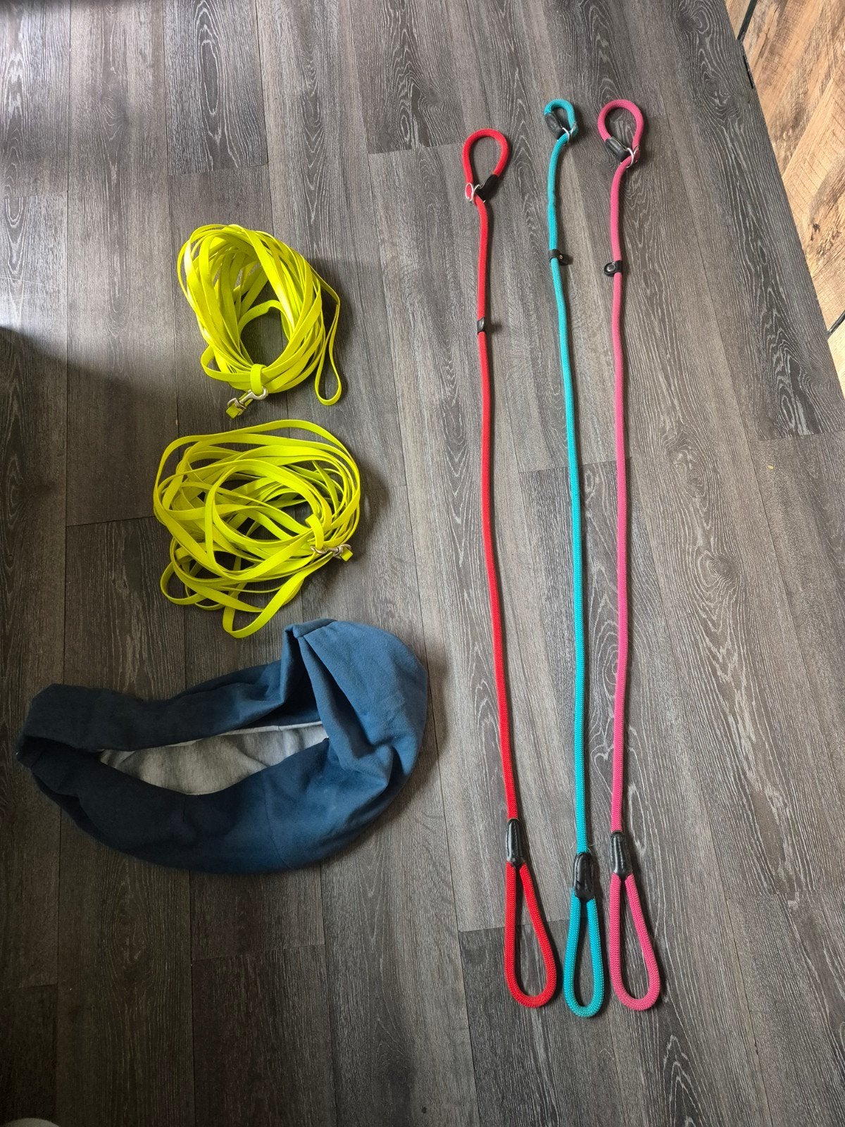 Twee sleeplijnen van 15 meter, drie  trainingslijnen, Ophalen, Zo goed als nieuw