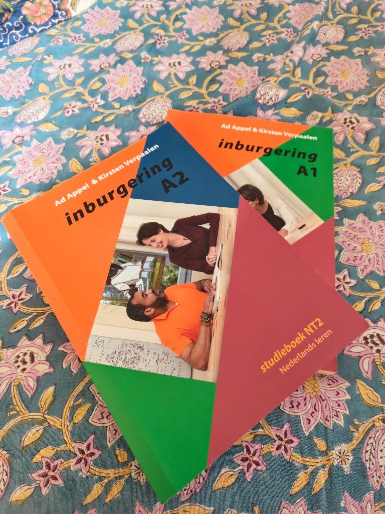 Ad Appel Inburgering Dutch Study Book A1& A2, Boeken, Ophalen of Verzenden, Zo goed als nieuw, Van Dale, Nederlands