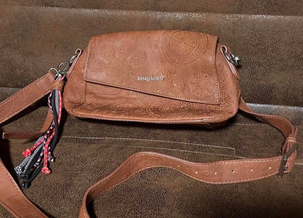 Desigual schouder tas, Sieraden, Tassen en Uiterlijk, Ophalen of Verzenden, Zo goed als nieuw, Bruin, Overige merken