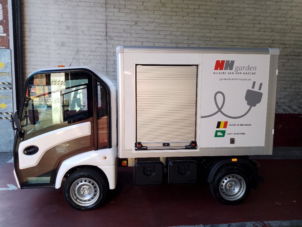 Addax MT15N | 1.119 km | Cargo Box 4m³ | N1, Automaat, Achterwielaandrijving, Zwart, Wit