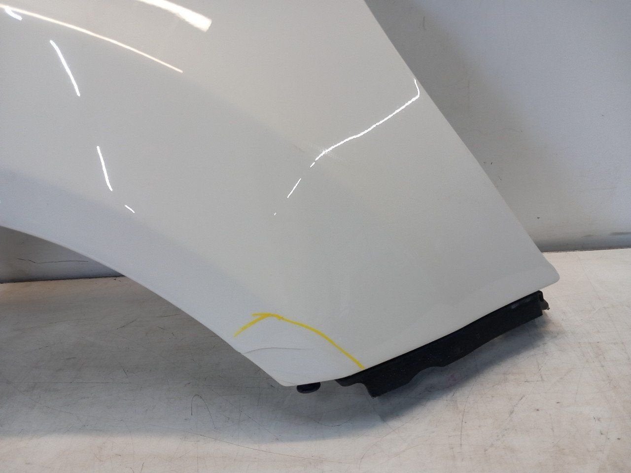 Spatbord rechts voor Ford Ka, Onderdelen@venauto.nl, Van der Ven Autorecycling B.V., Gebruikt, Ettenseweg 76, 4706 PB Roosendaal, The Netherlands