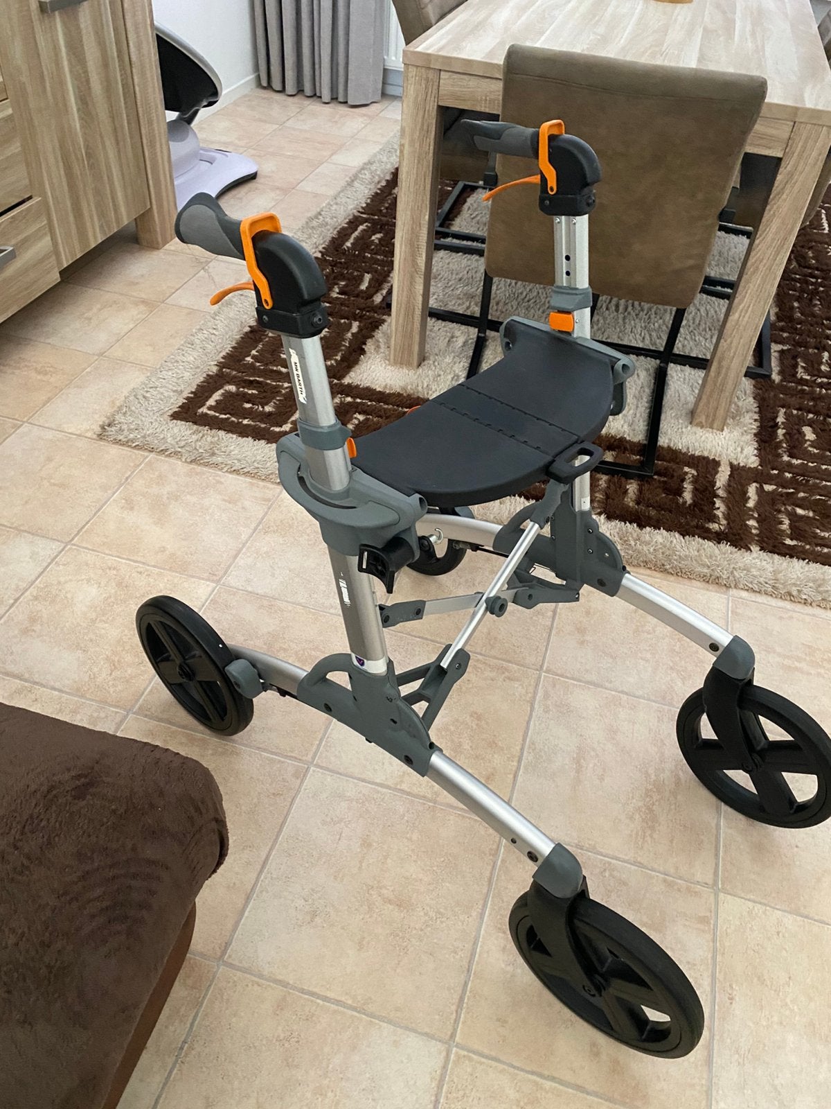 Rollator, Diversen, Rollators, Ophalen of Verzenden, Lichtgewicht, Zo goed als nieuw