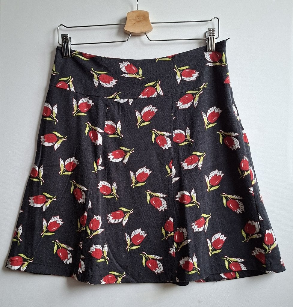 Borderskirt King Louie, zwart met rode en witte tulpen, M, Kleding | Dames, Maat 38/40 (M), Meerkleurig, Ophalen of Verzenden