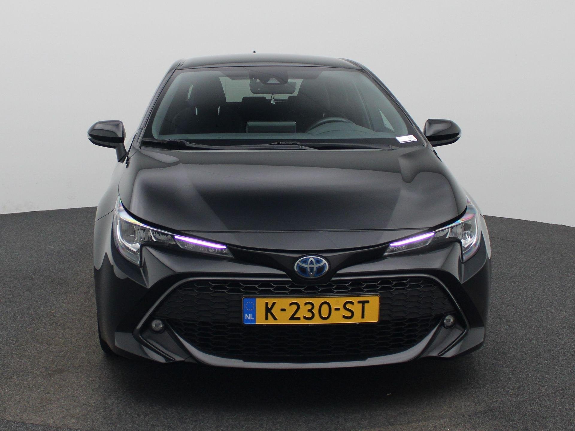 Toyota Corolla 1.8 Hybrid Business Plus | Navigatie | Airco, 12 maanden, 450 kg, Gebruikt, 4 cilinders