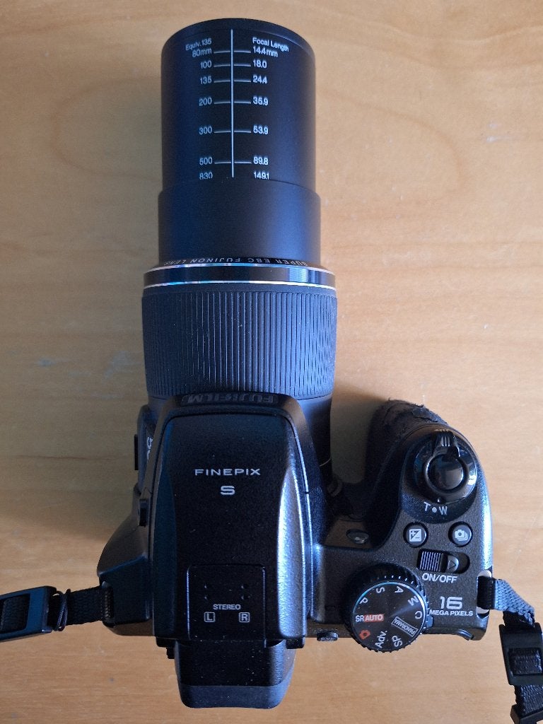 Superzoomcamera fujifilm finepix S9800, Ophalen, 16 megapixels, Zo goed als nieuw, Fujifilm