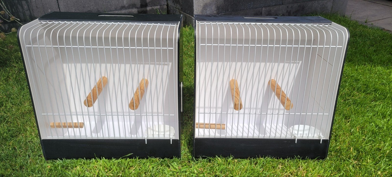Tentoonstelling kooien, 2x, Dieren en Toebehoren, Vogels | Hokken en Kooien, Ophalen, Zo goed als nieuw, Kunststof, Overige typen