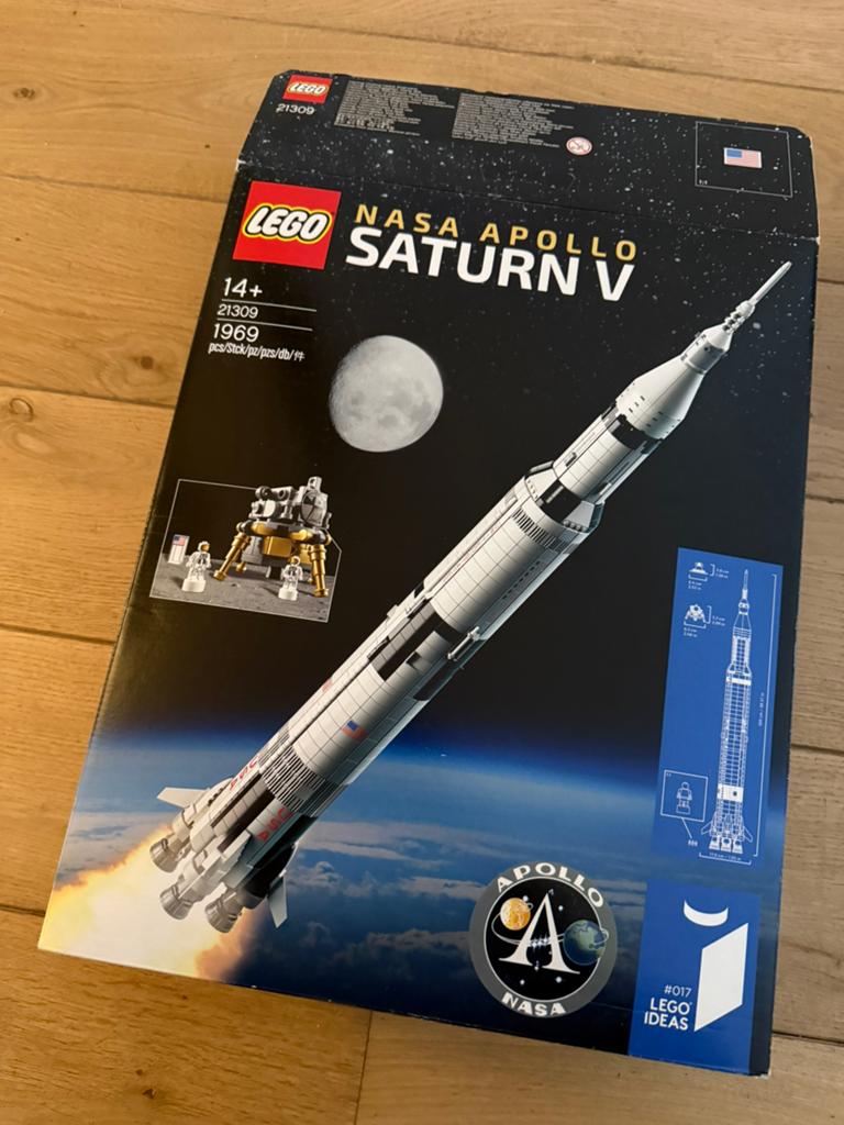 Lego doos Saturn V - 21309 (leeg), Ophalen of Verzenden, Groter dan 1:32, Auto, Overige merken