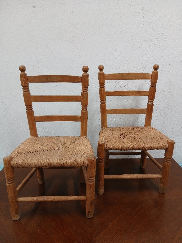 Set vintage houten kinderstoeltjes met biezen zitting, Ophalen, Gebruikt, Overige typen