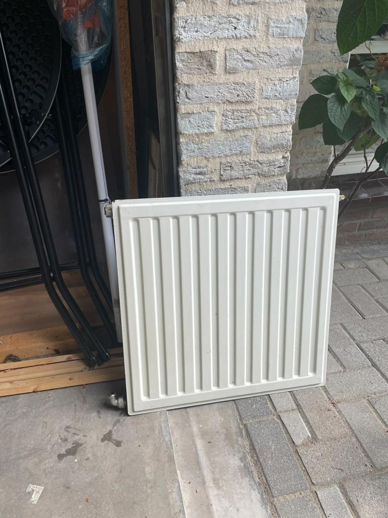 CV radiator 60x60, Doe-het-zelf en Verbouw, Verwarming en Radiatoren, Ophalen, 30 tot 80 cm, Radiator, Zo goed als nieuw