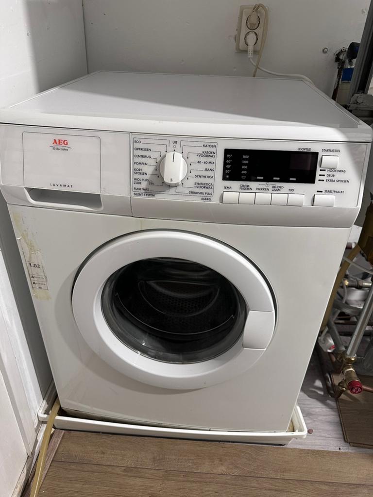 Aeg wasmachine gratis afhalen ( Staat sinds 18-5 buiten), Witgoed en Apparatuur, Ophalen of Verzenden, Zo goed als nieuw, 1200 tot 1600 toeren
