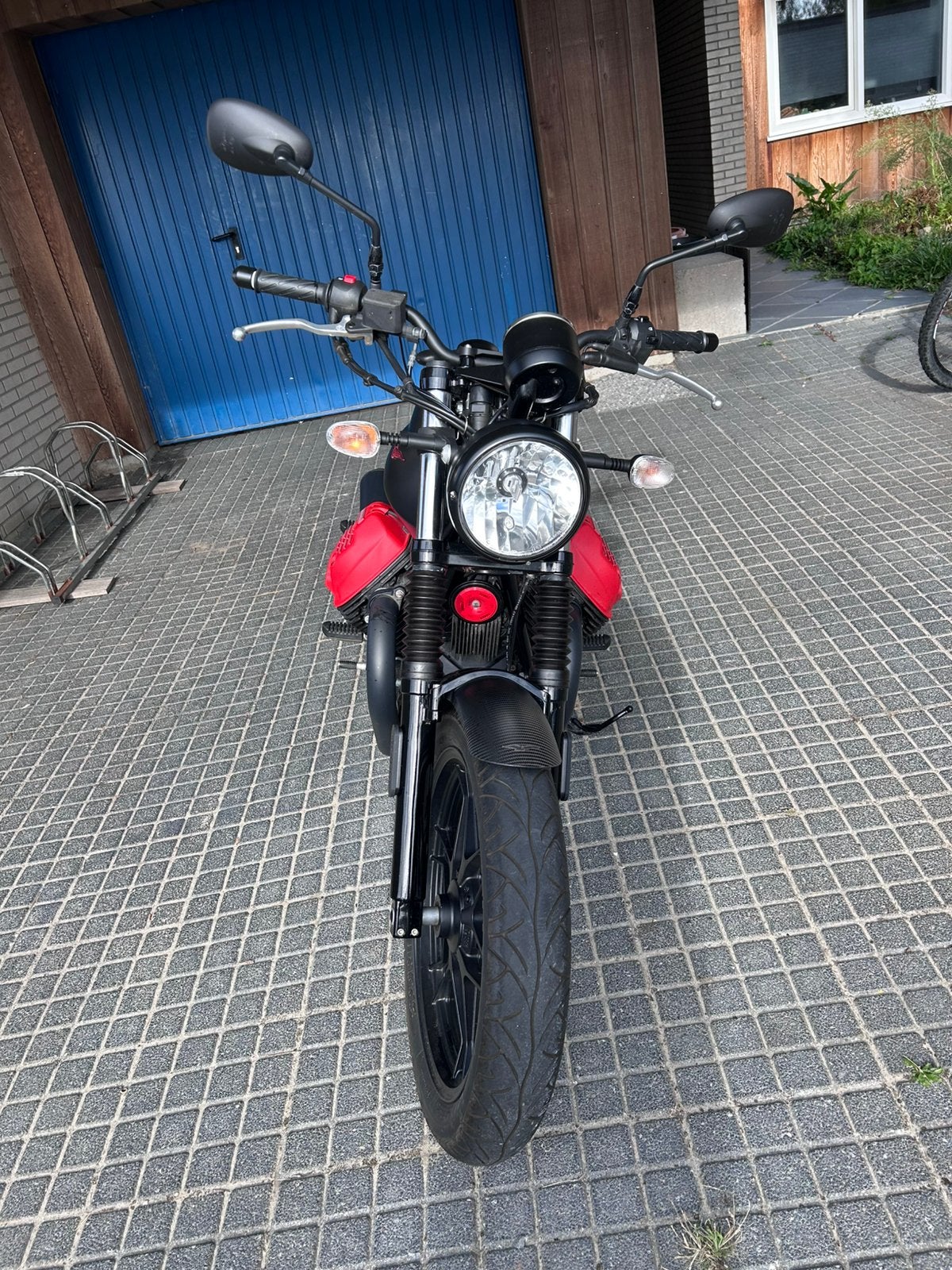Moto Guzzi V7 III Carbon - 2012  3300km Nieuwstaat!, 750 cc, 2 cilinders, Occasion, Motorrijbewijs A