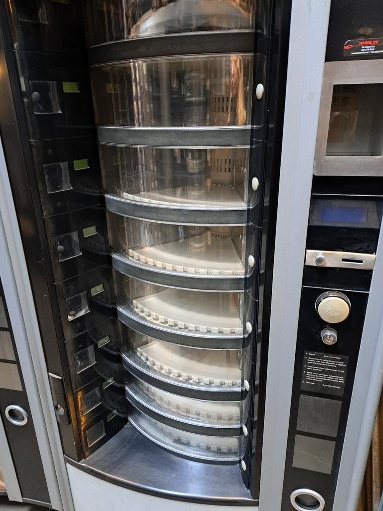 Aardbeien automaat gekoeld, Ophalen