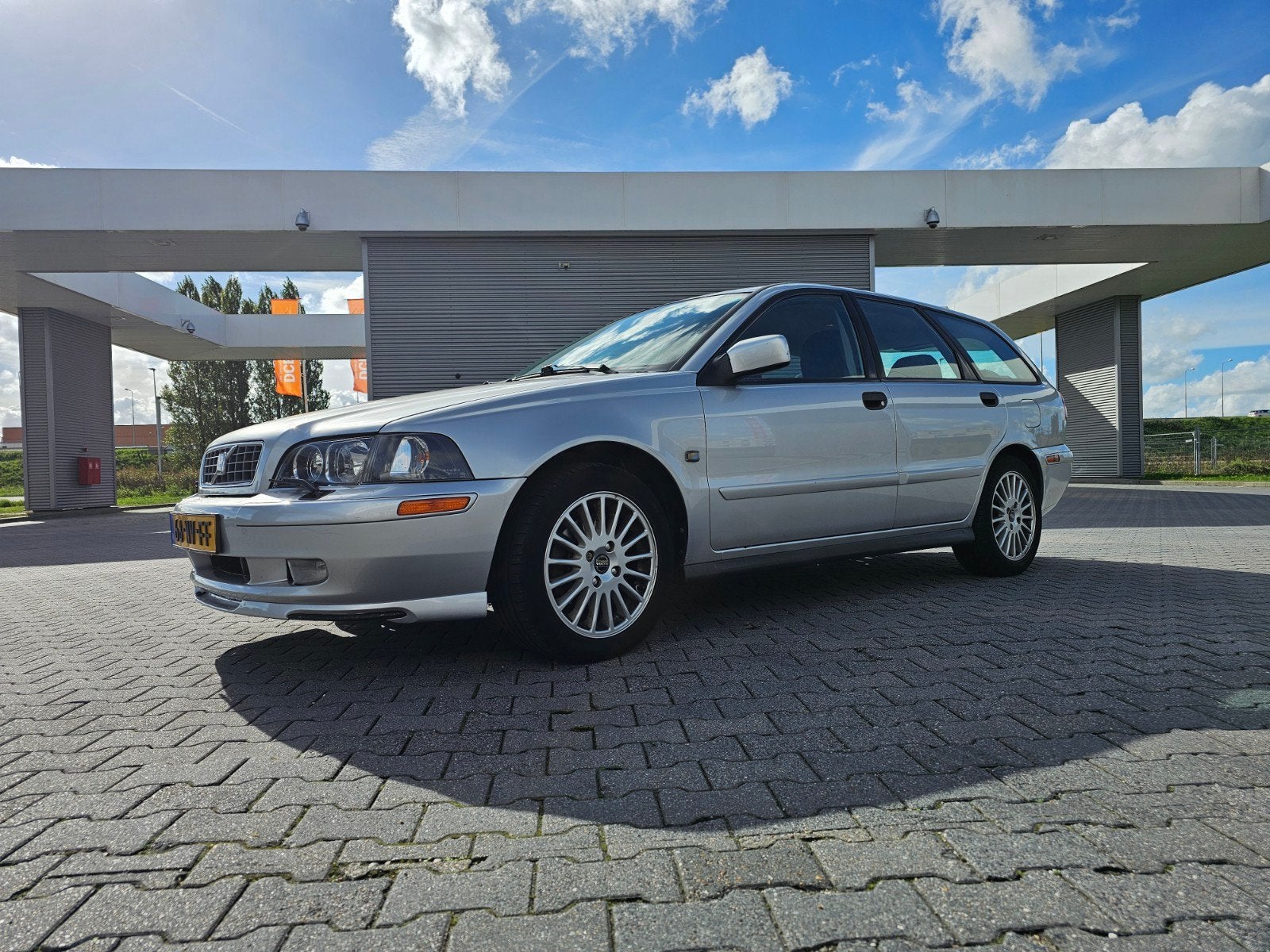 Volvo V40 1.8 2004 Nieuwe APK, Auto's, Stof, 4 cilinders, 122 pk, Handgeschakeld
