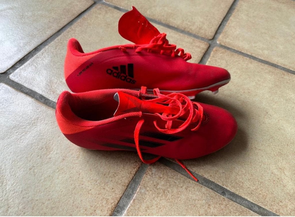 Adidas voetbalschoenen maat 40 2/3, Schoenen, Zo goed als nieuw, Maat M, Ophalen of Verzenden