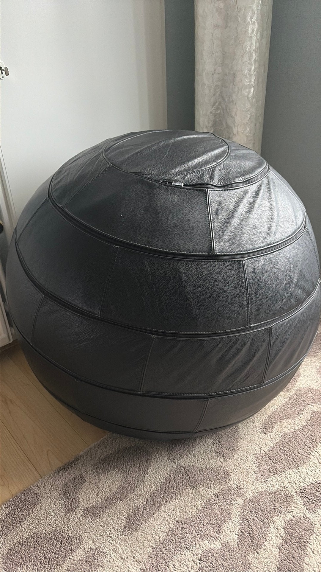 Leren zitbal Leolux Limited Edition, Huis en Inrichting, Zitzakken, Ophalen, Zo goed als nieuw