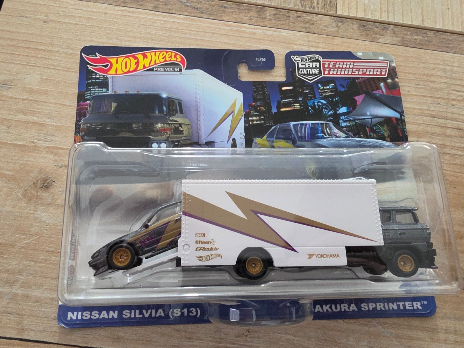 Hot Wheels Team Transport Nissan Silvia S13 +Sakura Sprinter, Ophalen of Verzenden, Nieuw, Overige typen