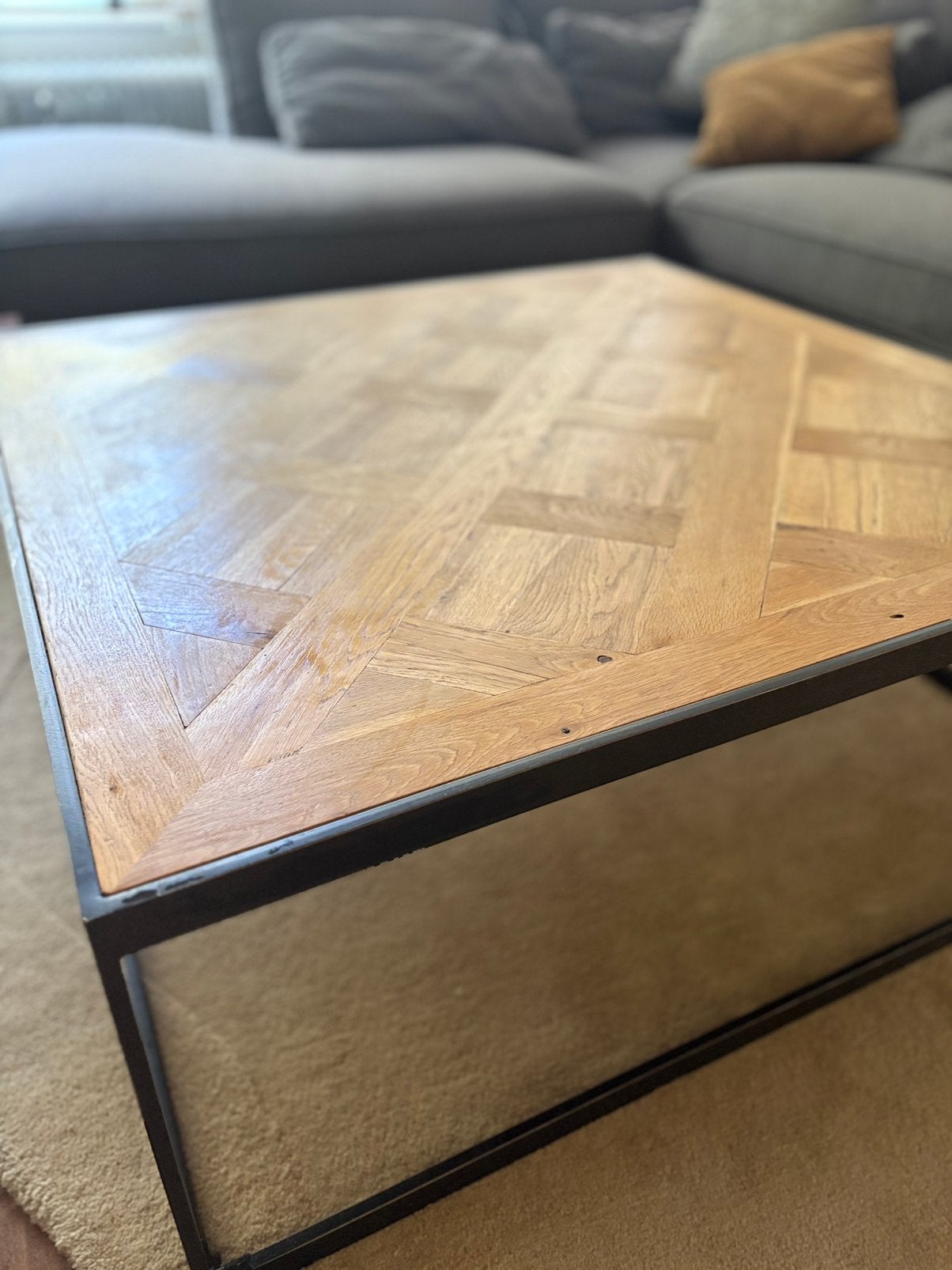 Salontafel zwart stalen onderstel eikenhouten blad, Ophalen of Verzenden, Zo goed als nieuw, Vierkant, 50 tot 100 cm