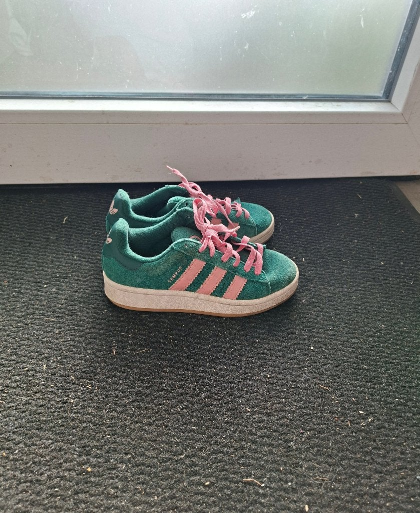 Adidas kinderschoenen  maat 35, Kinderen en Baby's, Ophalen, Adidas, Gebruikt, Jongen of Meisje