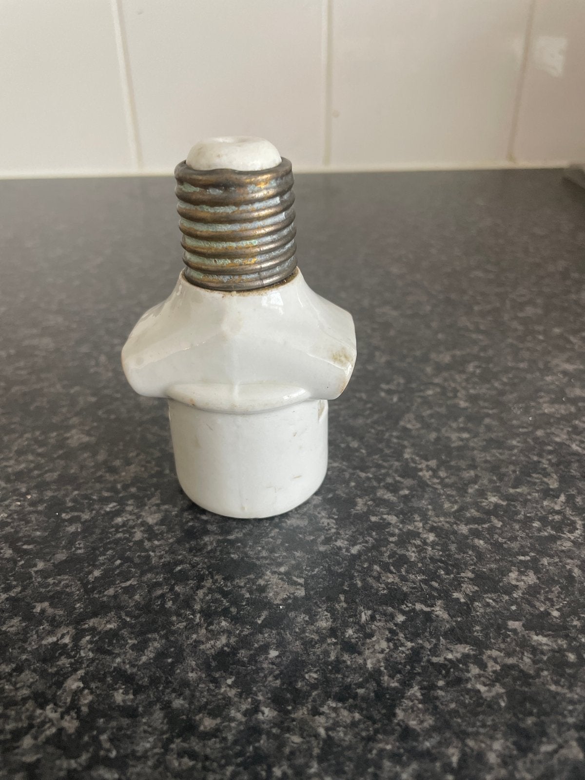 Antieke Porseleinen Fitting met Twee Stekkergaten, Ophalen of Verzenden