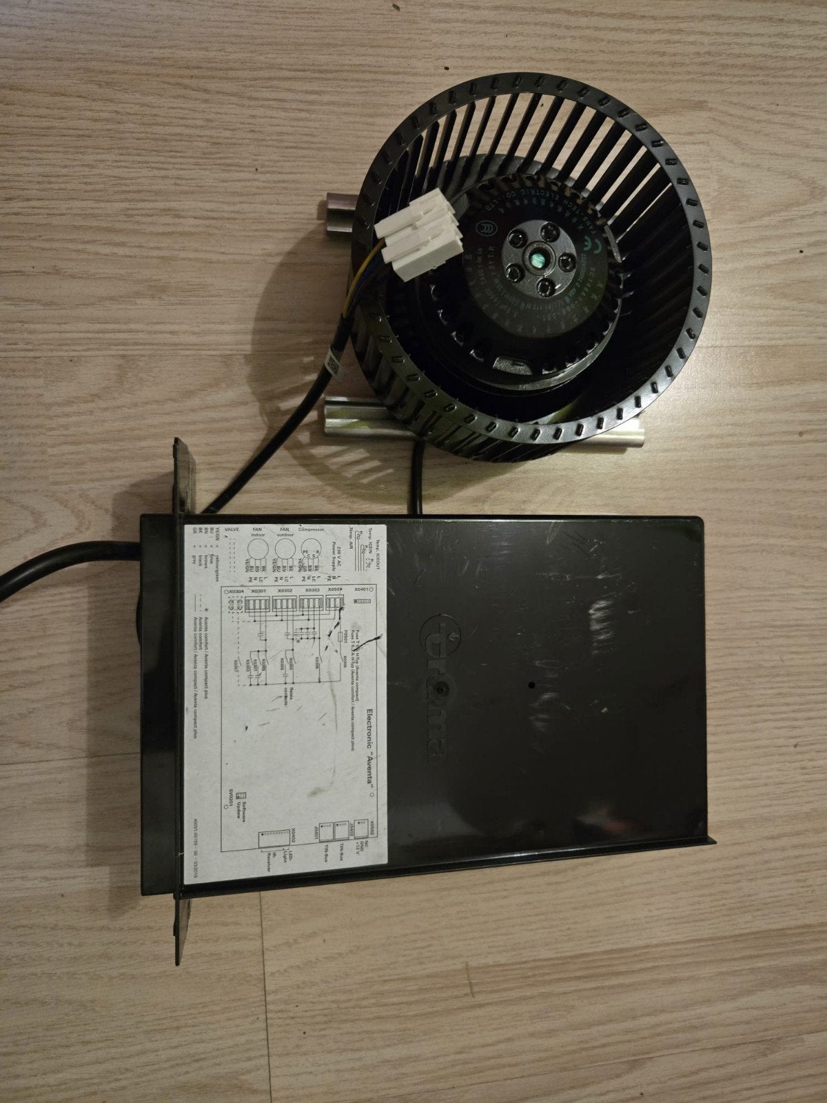 Truma Aventa Comfort onderdelen | printplaat | ventilator, Ophalen of Verzenden, Zo goed als nieuw