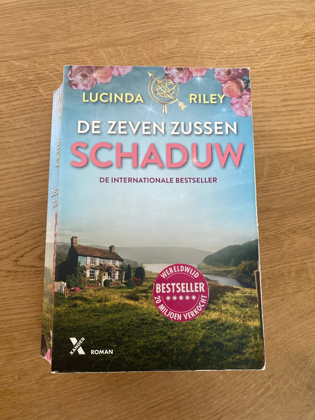 De Zeven Zussen - Schaduw door Lucinda Riley, Boeken, Ophalen, Zo goed als nieuw, Europa overig